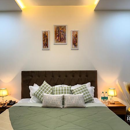 Guru Sadan A Luxe Stay Ayodhya ภายนอก รูปภาพ