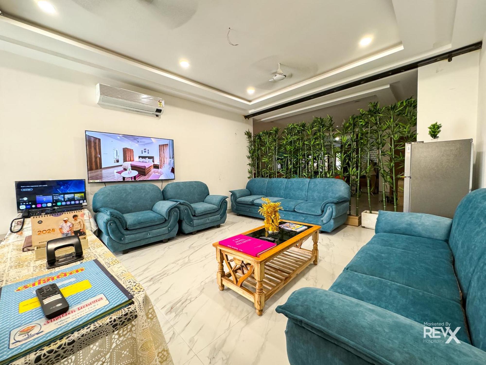 Guru Sadan A Luxe Stay Ayodhya ภายนอก รูปภาพ