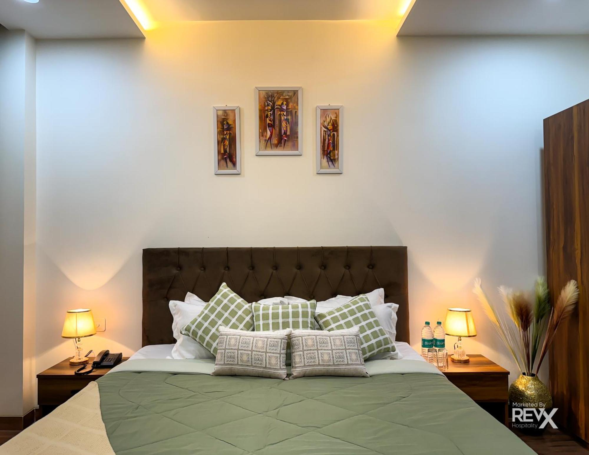 Guru Sadan A Luxe Stay Ayodhya ภายนอก รูปภาพ