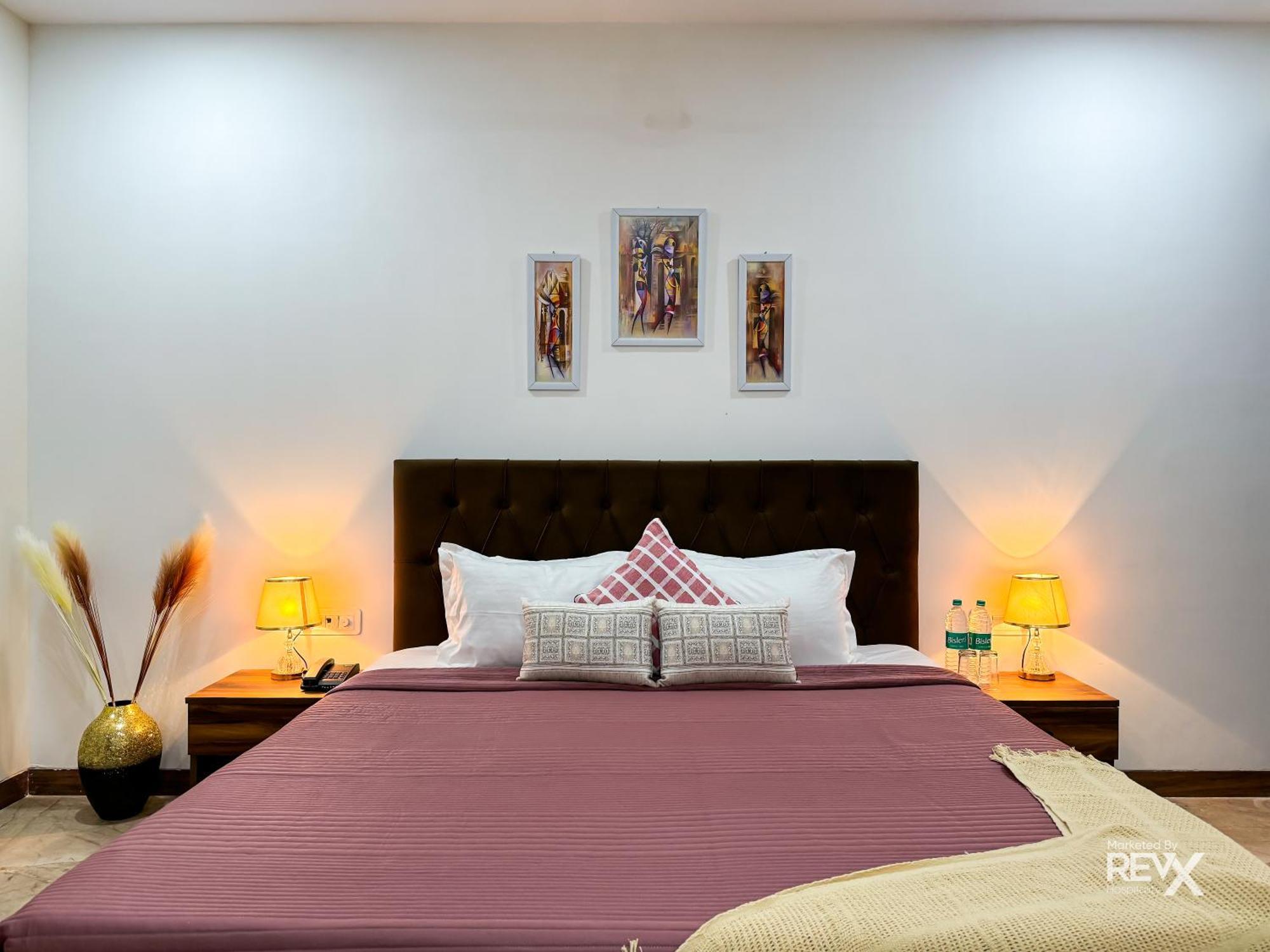 Guru Sadan A Luxe Stay Ayodhya ภายนอก รูปภาพ