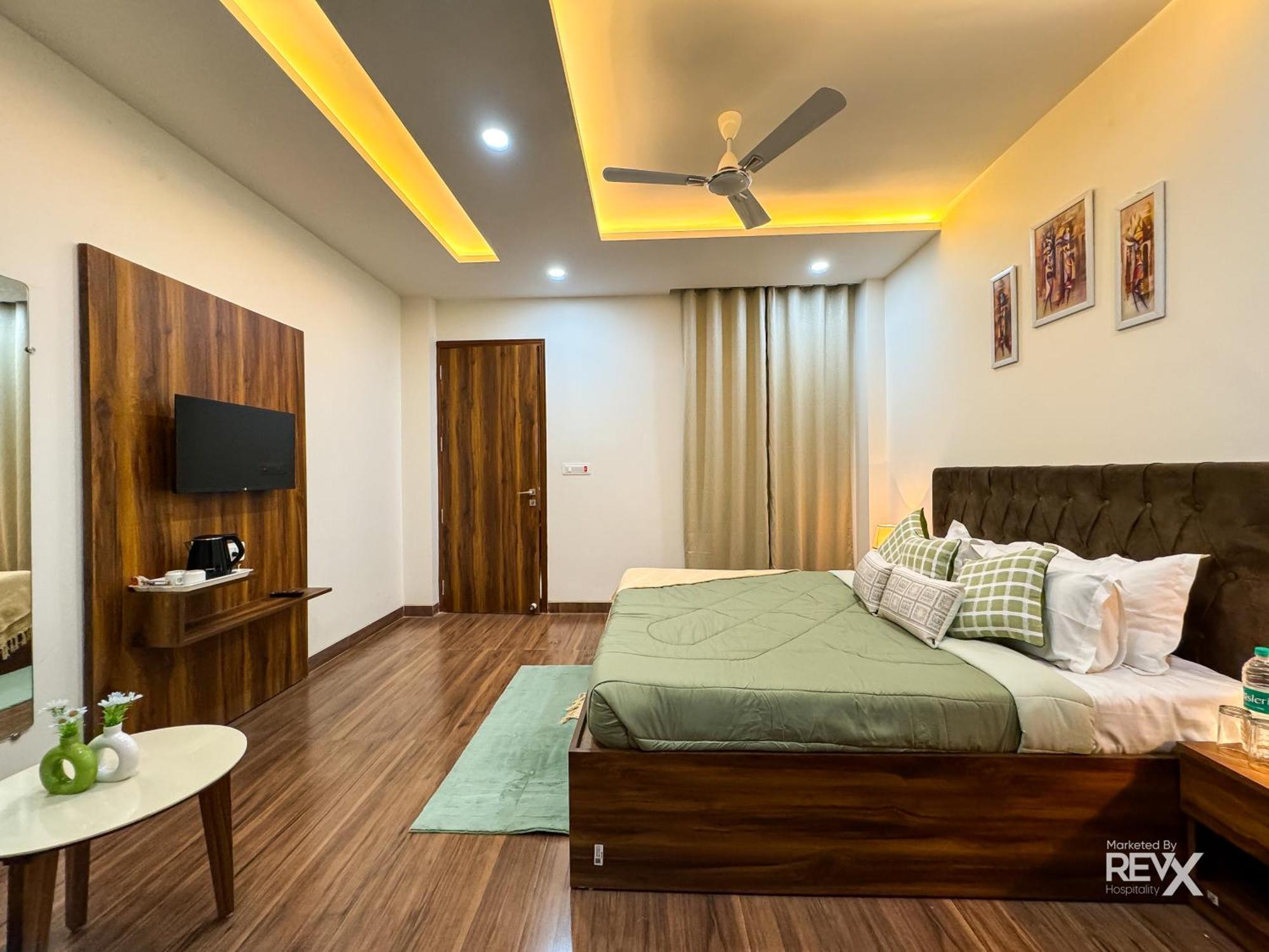 Guru Sadan A Luxe Stay Ayodhya ภายนอก รูปภาพ