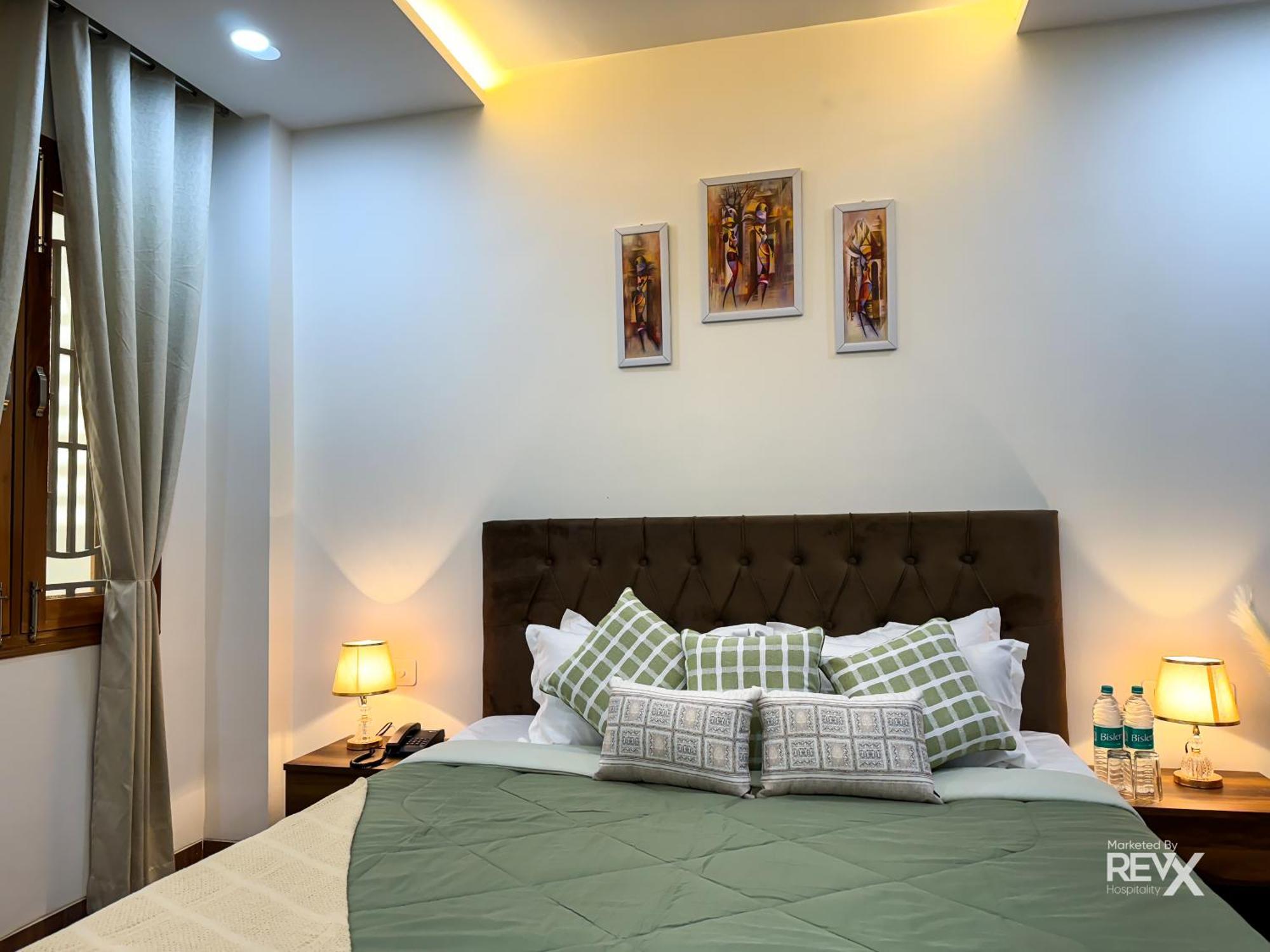 Guru Sadan A Luxe Stay Ayodhya ภายนอก รูปภาพ