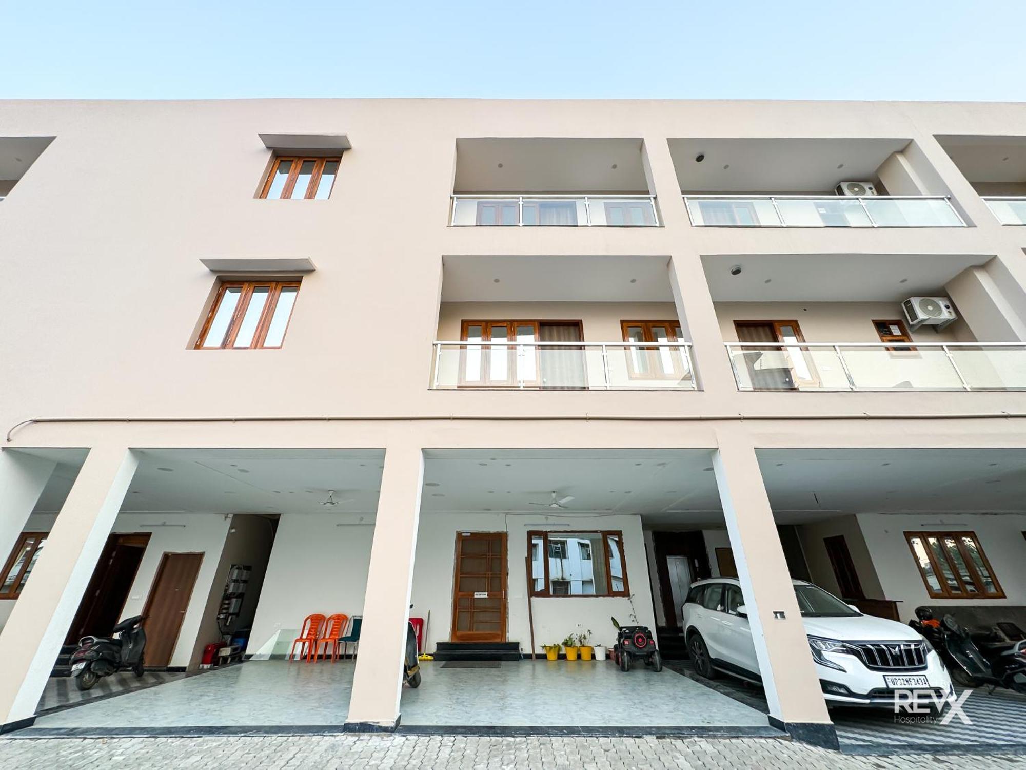 Guru Sadan A Luxe Stay Ayodhya ภายนอก รูปภาพ