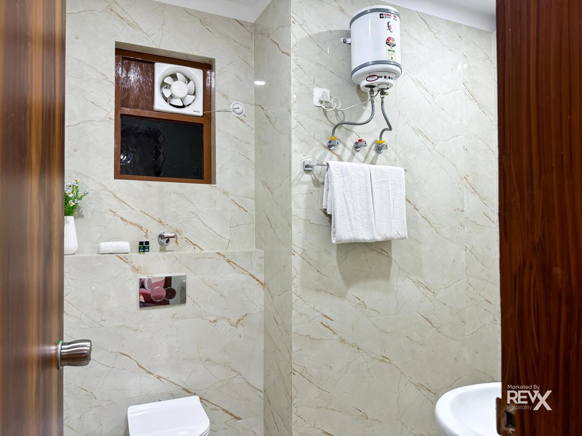 Guru Sadan A Luxe Stay Ayodhya ภายนอก รูปภาพ
