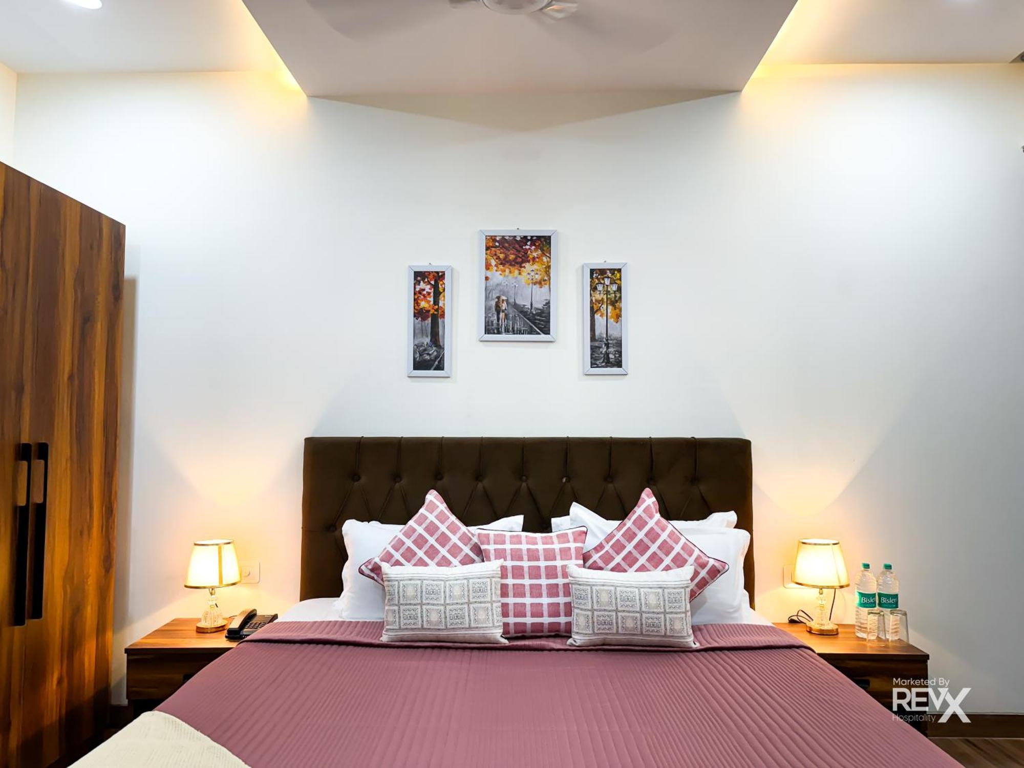 Guru Sadan A Luxe Stay Ayodhya ภายนอก รูปภาพ